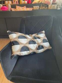 Cushion black/bronze 60x35
